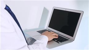 2025��������ɫ������ҵ�ܲ�ֵ��4975��Ԫ