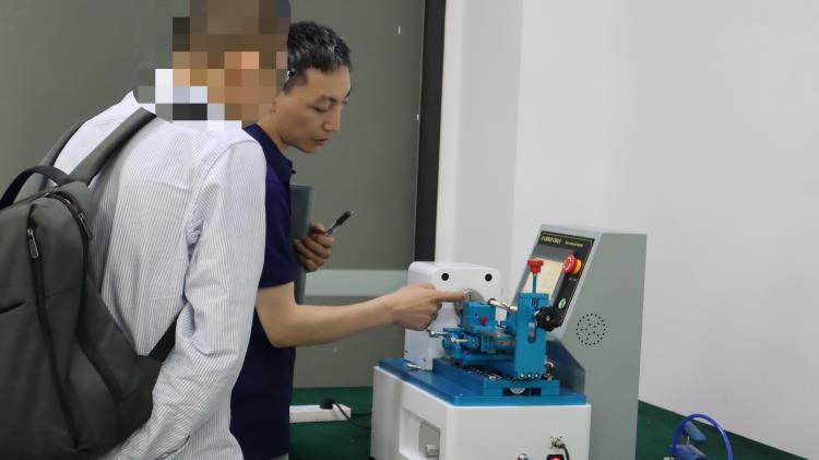 鲁尔圆锥接头多功能测试仪专项考察：上海XX公司一行莅临上海程斯